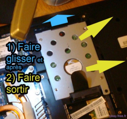 05mai/ssd_remplacement _ tuto 2011 - laptop acer remplacement hard drive to solid state drive (2) plus pres retirer